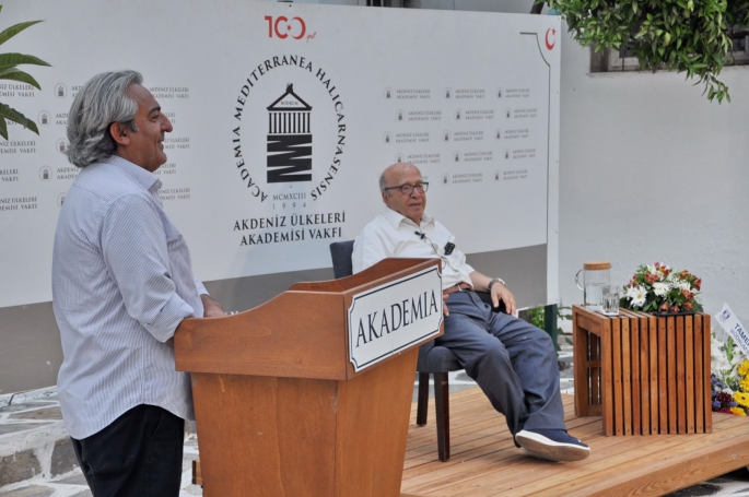 Akademia Bahçesinde Bodrum Prof. Ahmet Arslan ve Felsefe Buluştu