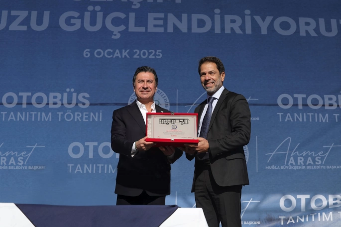 Anadolu Isuzu 2025 Yılının İlk Teslimatını Muğla Büyükşehir Belediyesi’ne yaptı