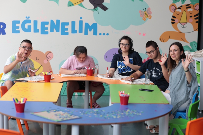 Down sendromlu çocuklar Katılım Emeklilik DigiZoo’da bir araya geldi