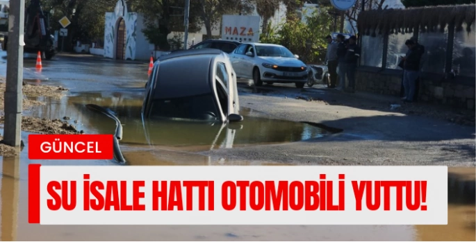 Patlayan su isale hattı otomobili yuttu! Kadın son anda kurtuldu 