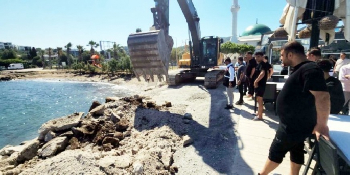 Yalıkavak’ta iskele yıkımı  gergin  geçti