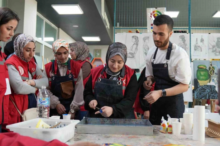 Balıkesirde gönüllü gençlerden çevre temizliği
