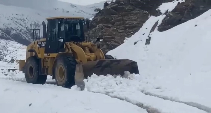 Batmanda 7 köy ve mezra yolu kar yağışı nedeniyle kapandı
