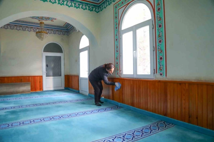 Bodrum Belediyesinden Ramazan öncesi cami temizliği