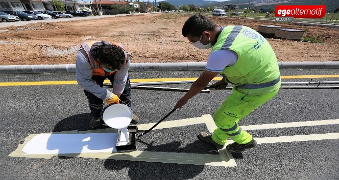 Büyükşehir 5 Bin 883 kilometre yol çizgisi yaptı