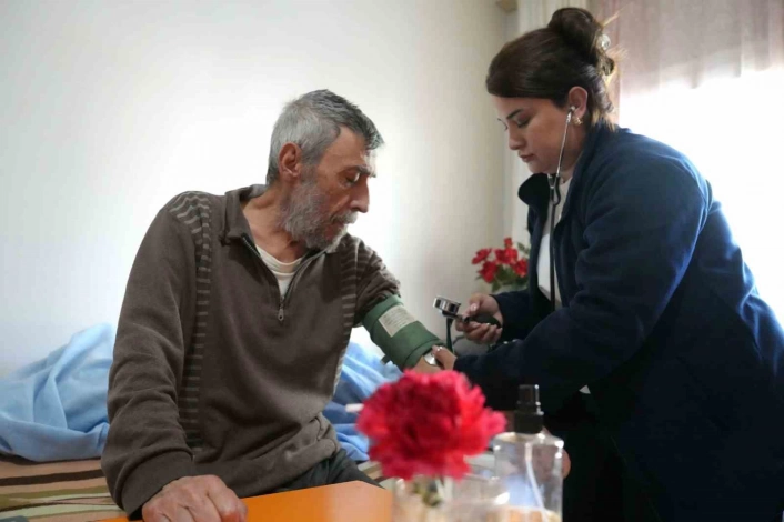 Çukurova Belediyesinden evde bakım ve sağlık hizmeti
