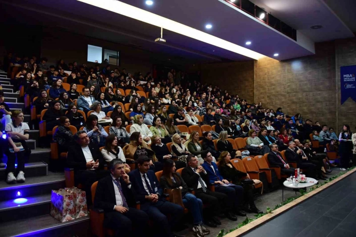 İlham Veren Kadınlar Zirvesi yoğun ilgi gördü