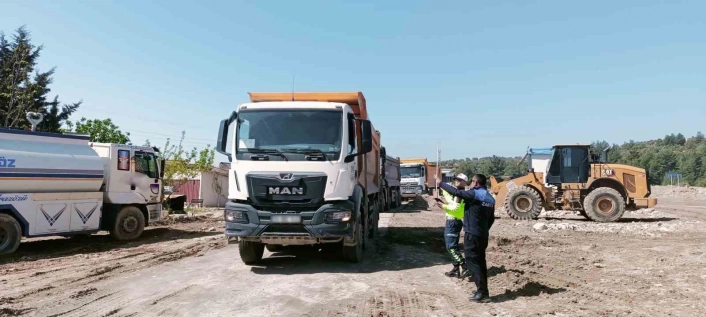 Kaçak hafriyat döken sürücülere ve işletmeye rekor ceza
